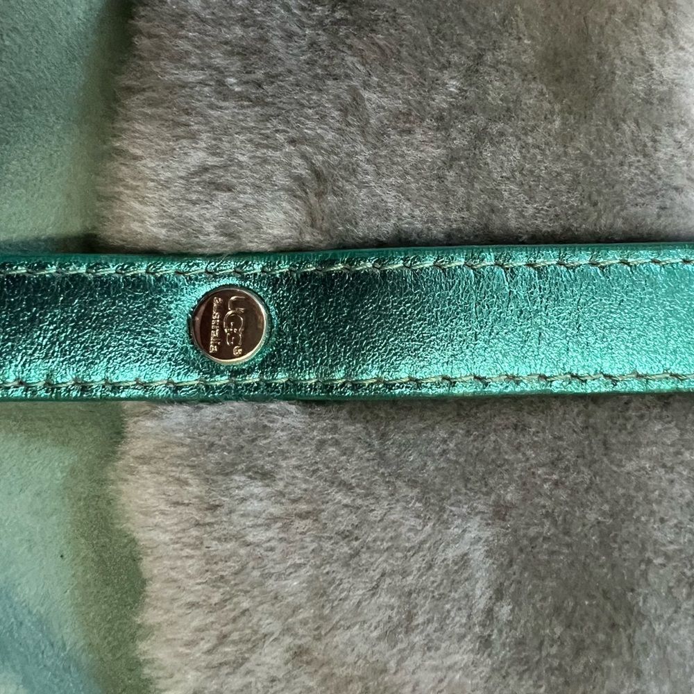 Ugg crossbody shearling and suede bag - Picture 8 of 10